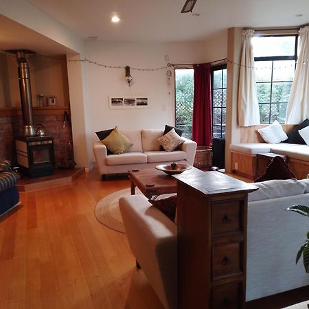 Birds Eyes Te Awanga Bed & Breakfast Exterior photo