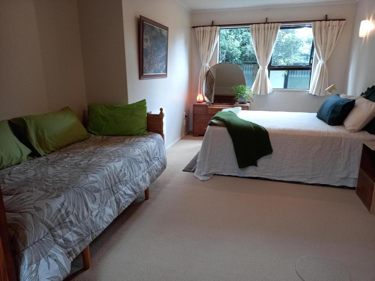Birds Eyes Te Awanga Bed & Breakfast Exterior photo