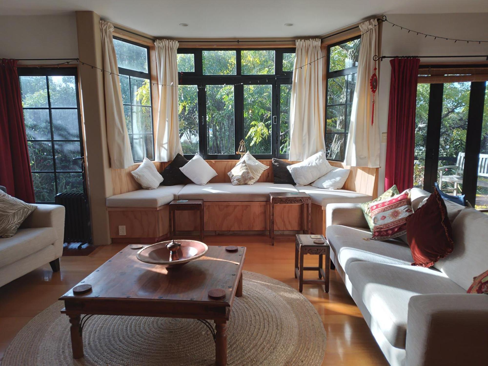 Birds Eyes Te Awanga Bed & Breakfast Exterior photo